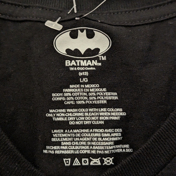 Batman Shirt with Cape - Picture 2 of 3